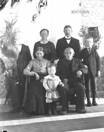 Familj i sågspånet